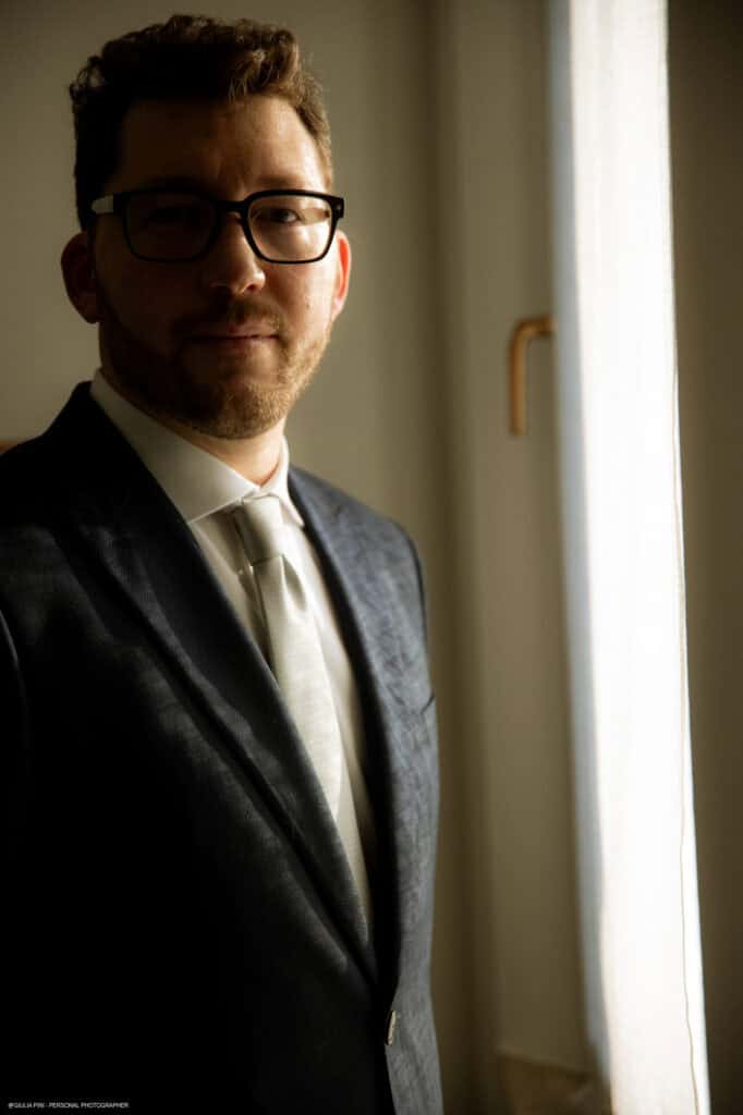 foto in posa sposo a casa